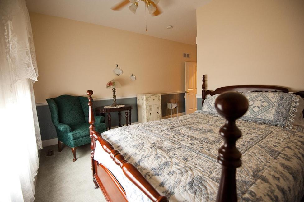 Victorian Veranda Country Inn 劳伦斯 客房 照片