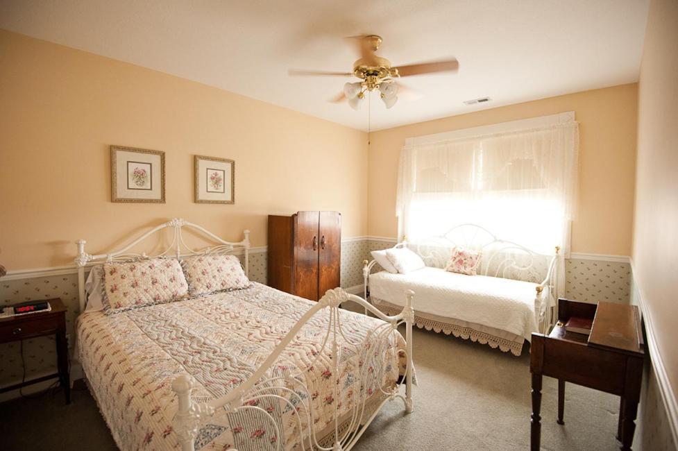 Victorian Veranda Country Inn 劳伦斯 客房 照片